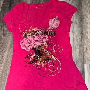 Guess Fuchsia Tee with Gold and Black Design, has gems on heart. #y2k